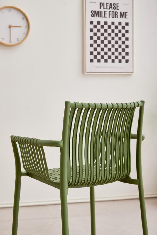 Silla Madrid con Brazos, Color Verde Olivo, Con espaldar y diseño Moderno