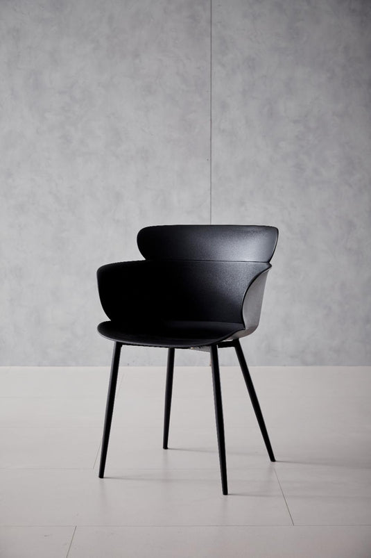 Silla Miami con Brazos, Color Negro, Con espaldar y diseño Moderno