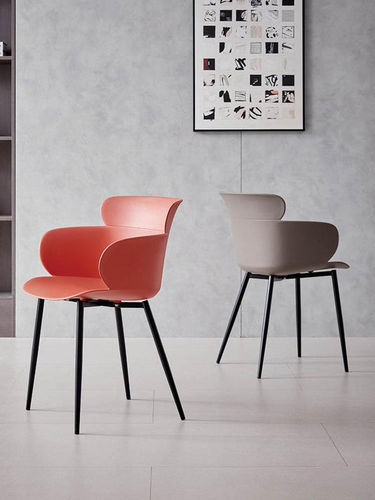 Silla Miami con Brazos, Color Taupe, Con espaldar y diseño Moderno