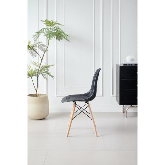 Silla Aira, Color Negro, Con espaldar y patas en Madera X4
