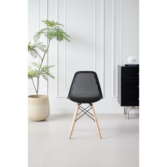 Silla Aira, Color Negro, Con espaldar y patas en Madera X4