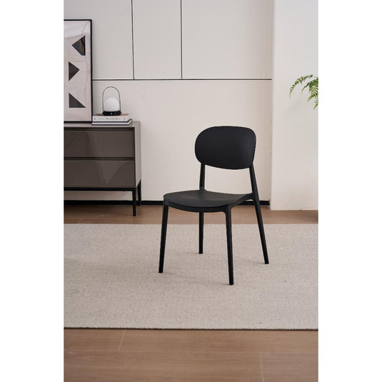 Set de 4 Sillas Milán, Color Negro, con Espaldar y Diseño Moderno