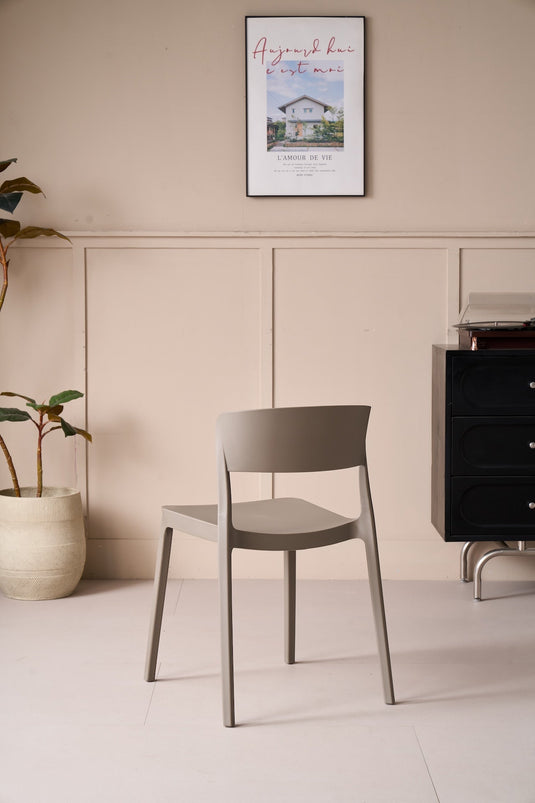 Silla Mónaco, Color Taupe, con Espaldar y Diseño Moderno
