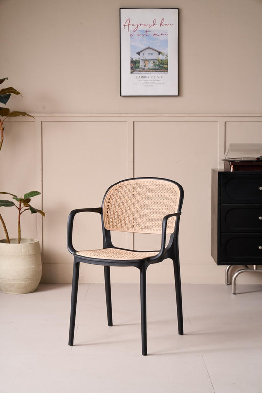 Set de 2 Sillas con Brazos Nest, Color Negro y Beige, con Espaldar y Asiento en Rejilla