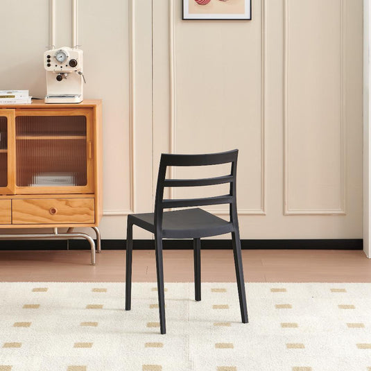Silla New York, Negro, con Espaldar en Líneas y Diseño Minimalista