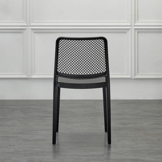 Set de 4 Sillas Manhattan, Negra, con Espaldar en Rejilla y Diseño Minimalista