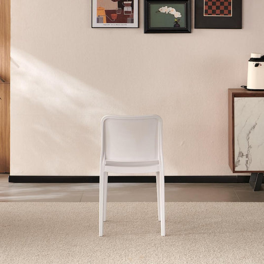 Silla Triveca, Blanco, con Espaldar Cerrado y Diseño Minimalista
