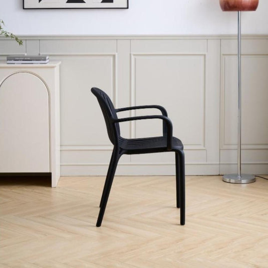 Set de 4 Sillas Marruecos con Brazos, Negro, con Espaldar en Rayas y Diseño Minimalista