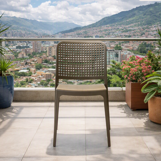 Set de 2 Sillas Bronx , Taupe, con Espaldar en Cuadrados y Diseño Minimalista