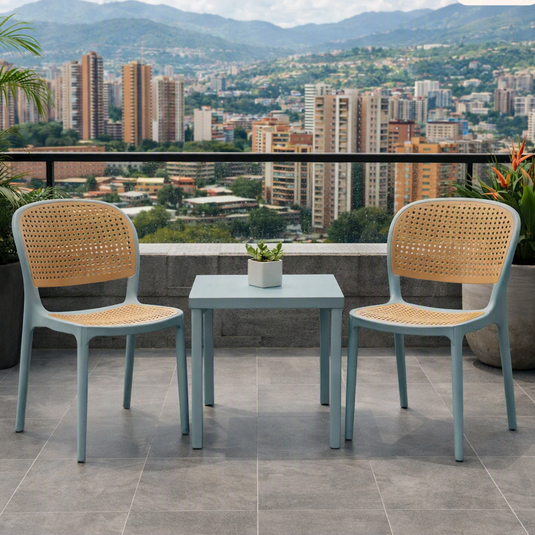 Set de 4 Sillas Nest, Color Azul Claro y Beige, con Espaldar y Asiento en Rejilla
