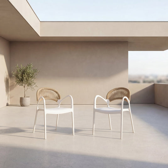 Set de 2 Sillas Daytona, Blanco y Café Claro, con Espaldar, Reposa Brazos y Diseño Minimalista