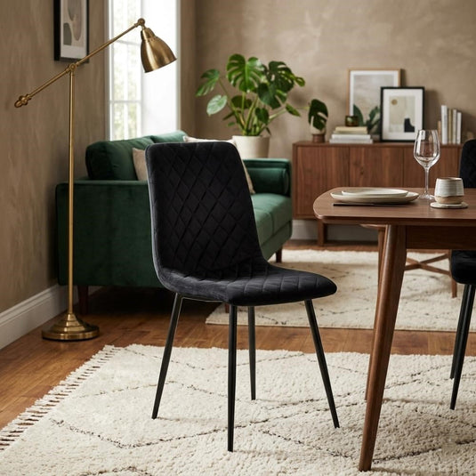 Set de 4 Sillas de Comedor Loretto, Negro, con Espaldar y Diseño Moderno