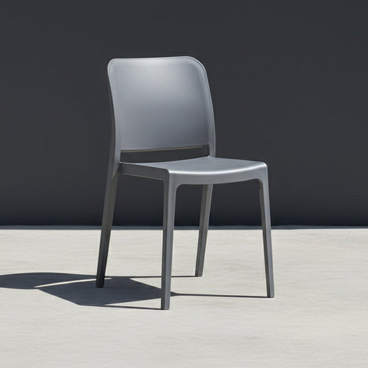 Silla Triveca, Gris Oscuro, con Espaldar Cerrado y Diseño Minimalista