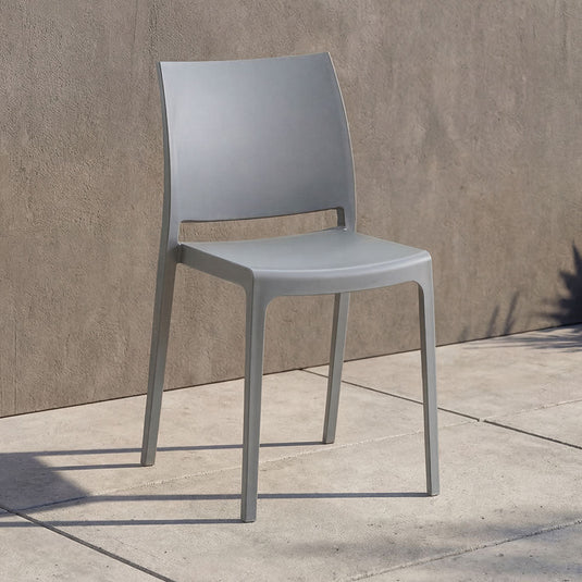 Silla Soho, Gris Oscuro, con Espaldar Cerrado y Diseño Minimalista