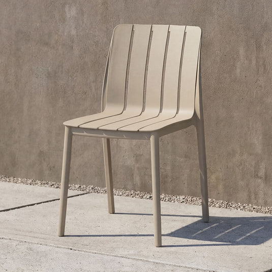Silla Alice, Taupe, con Espaldar y Diseño Minimalista