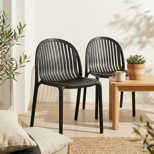 Set de 4 Sillas Marruecos, Negro, con Espaldar en Rayas y Diseño Minimalista