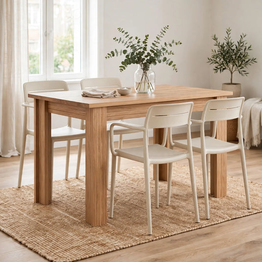 Combo Sarku, Incluye una Mesa y 4 Sillas Color Beige Claro