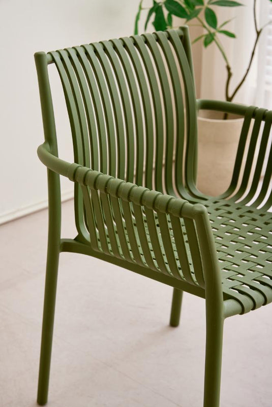 Silla Madrid con Brazos, Color Verde Olivo, Con espaldar y diseño Moderno