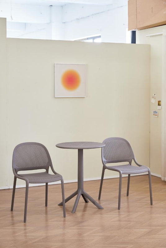 Silla Tolondo, Color Rojo, Con espaldar redondo transpirable y diseño minimalista