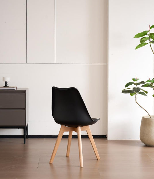 Set de 2 Sillas Fyn, Negro, Diseño Minimalista con Espaldar, Cojín y Patas de Madera