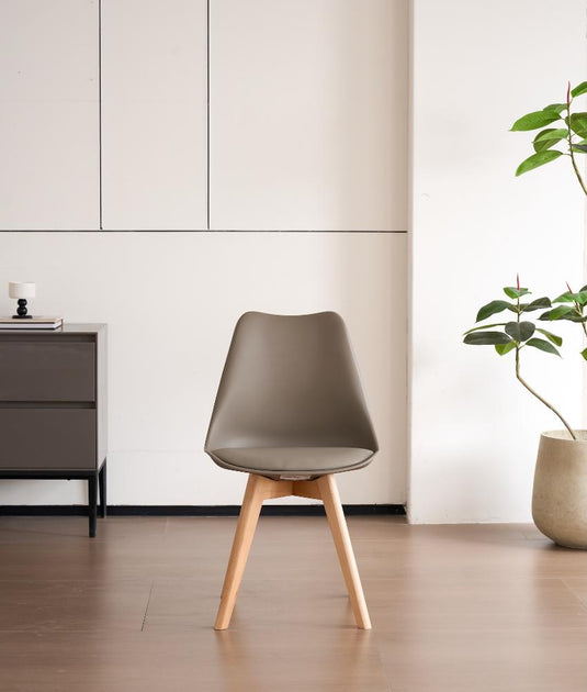 Silla Fyn, Taupe, Diseño Minimalista Con Espaldar, Cojín y Patas De Madera