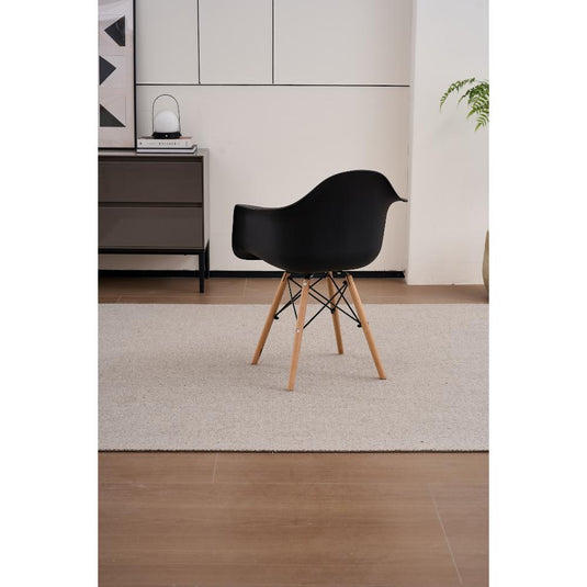 Set de 4 Sillas Eymos, Color Negro, con Espaldar y Patas en Madera