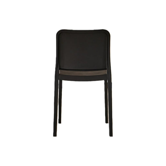Set de 4 Sillas Triveca, Negro, con Espaldar Cerrado y Diseño Minimalista