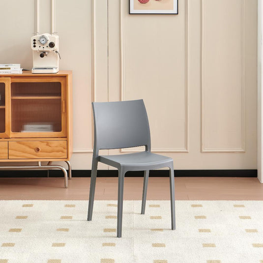 Set de 4 Sillas Soho, Gris Oscuro, con Espaldar Cerrado y Diseño Minimalista