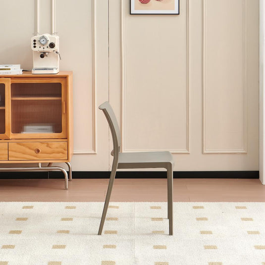 Set de 4 Sillas Soho, Taupe, con Espaldar Cerrado y Diseño Minimalista