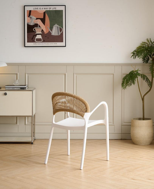 Set de 2 Sillas Daytona, Blanco y Café Claro, con Espaldar, Reposa Brazos y Diseño Minimalista