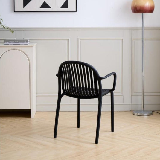 Set de 4 Sillas Marruecos con Brazos, Negro, con Espaldar en Rayas y Diseño Minimalista