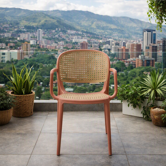 Set de 2 Sillas con Brazos Nest, Color Salmón y Beige, con Espaldar y Asiento en Rejilla