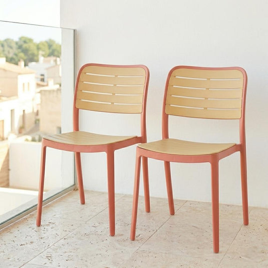 Silla Carolina, Color Terracota y Beige, con Espaldar de Líneas Horizontales
