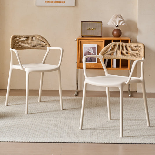 Silla con Brazos Bombay, Taupe Claro y Beige, con Espaldar en Cuerdas y Diseño Moderno