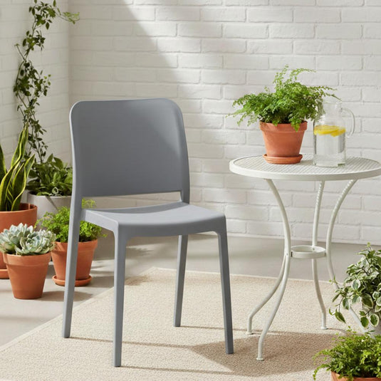 Silla Triveca, Gris Oscuro, con Espaldar Cerrado y Diseño Minimalista