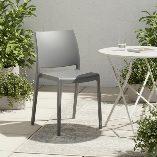 Silla Soho, Gris Oscuro, con Espaldar Cerrado y Diseño Minimalista