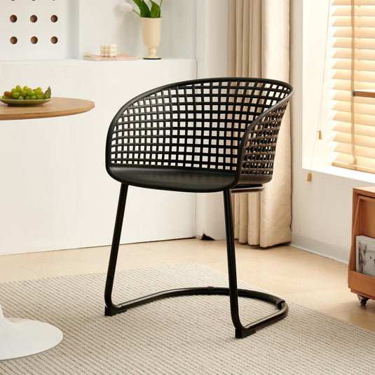 Silla con Brazos Calcuta, Negra, con Patas Metálica