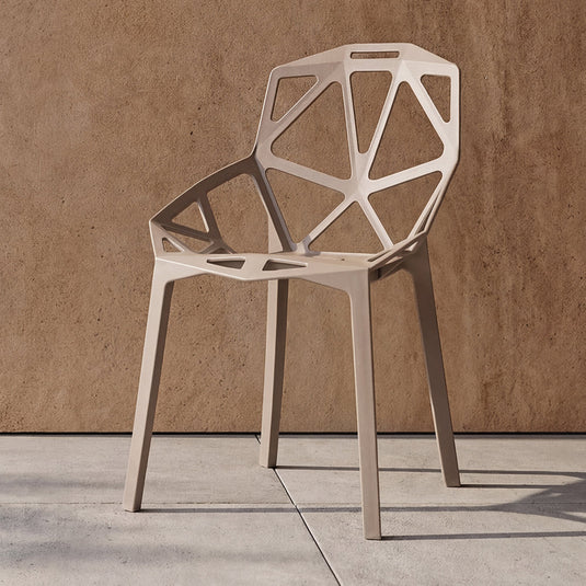 Silla Roxy, Color Taupe, con Espaldar y Diseño Moderno