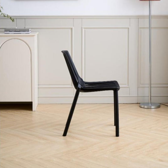 Set de 4 Sillas Tanger, Negro, con Espaldar y Diseño Moderno